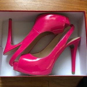 Hot pink open toed slingback heels